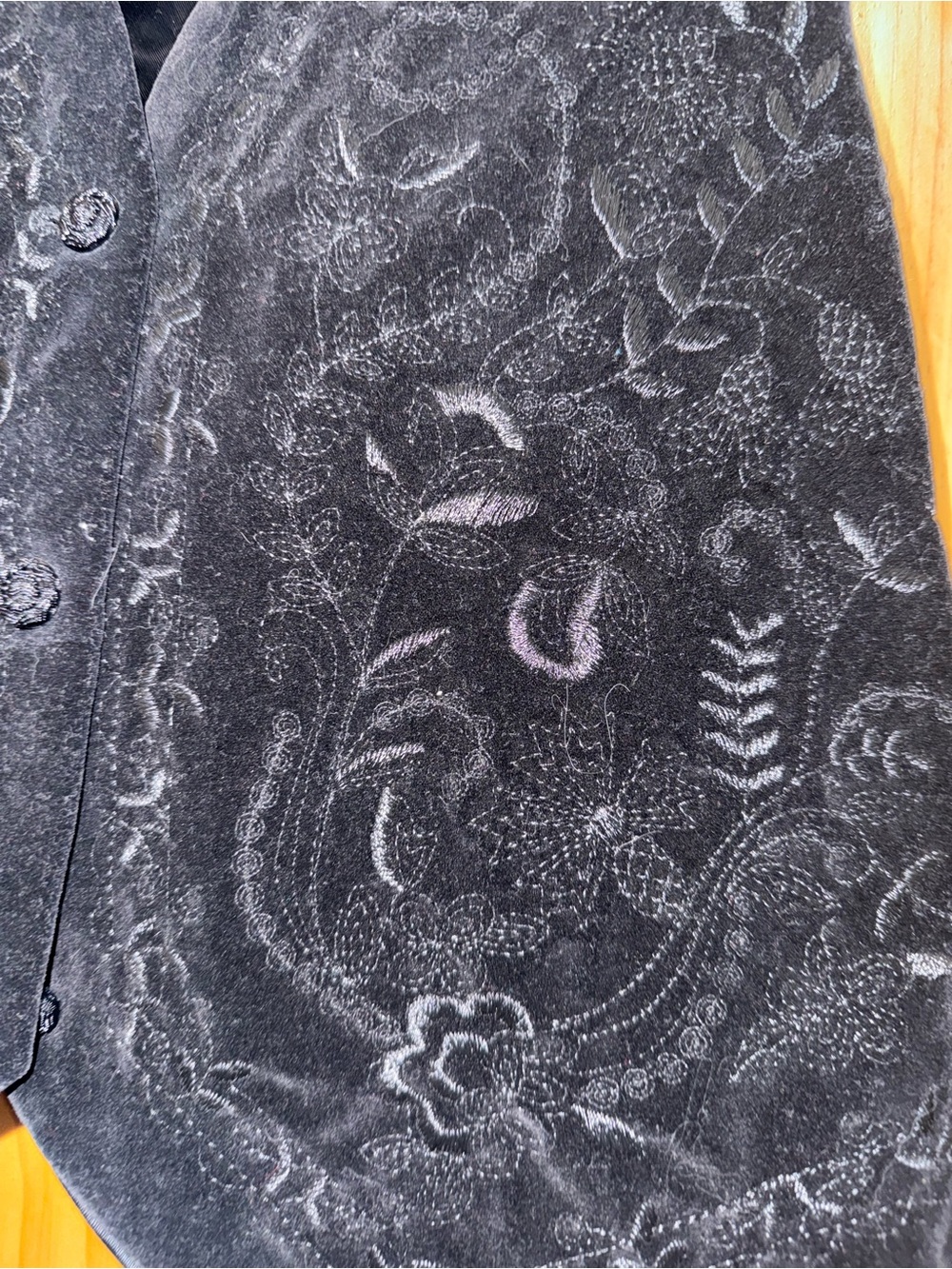 VTG. Carol Antone Black Velvet Embroidered Vest size M - Picture 2 of 8